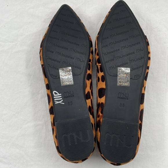 NWOB. MU MUSSHOE 8.5 Cushioned Point Toe Comfort Flats. - Picture 11 of 11